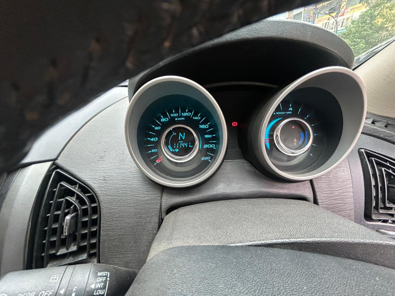 Mahindra XUV 500 - Image 2
